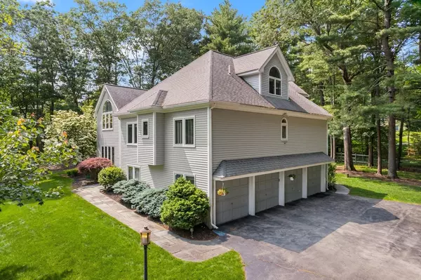 Canton, MA 02021,40 Strawberry Ln