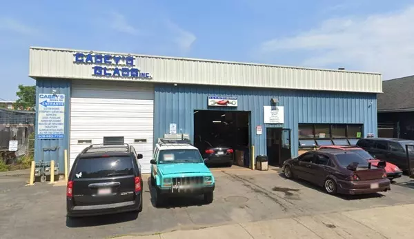 New Bedford, MA 02740,1854 Purchase St #3