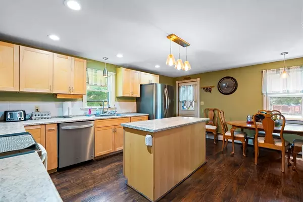 Athol, MA 01331,898 Cottage St