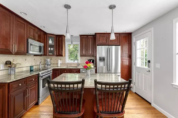 Franklin, MA 02038,194 Crossfield Rd