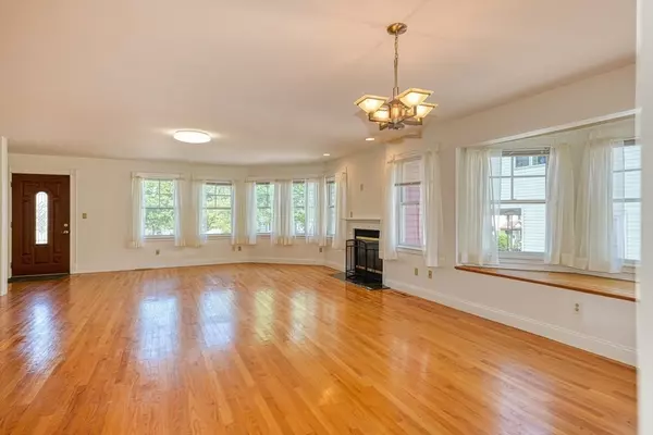 Watertown, MA 02472,18 Clyde Rd #18