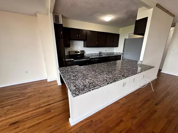 Brookline, MA 02446,60 Longwood Ave #802