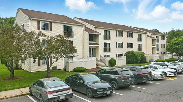 Natick, MA 01760,49 Village Brook Ln #2