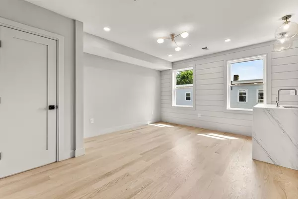 Boston, MA 02128,88 Maverick Street #3