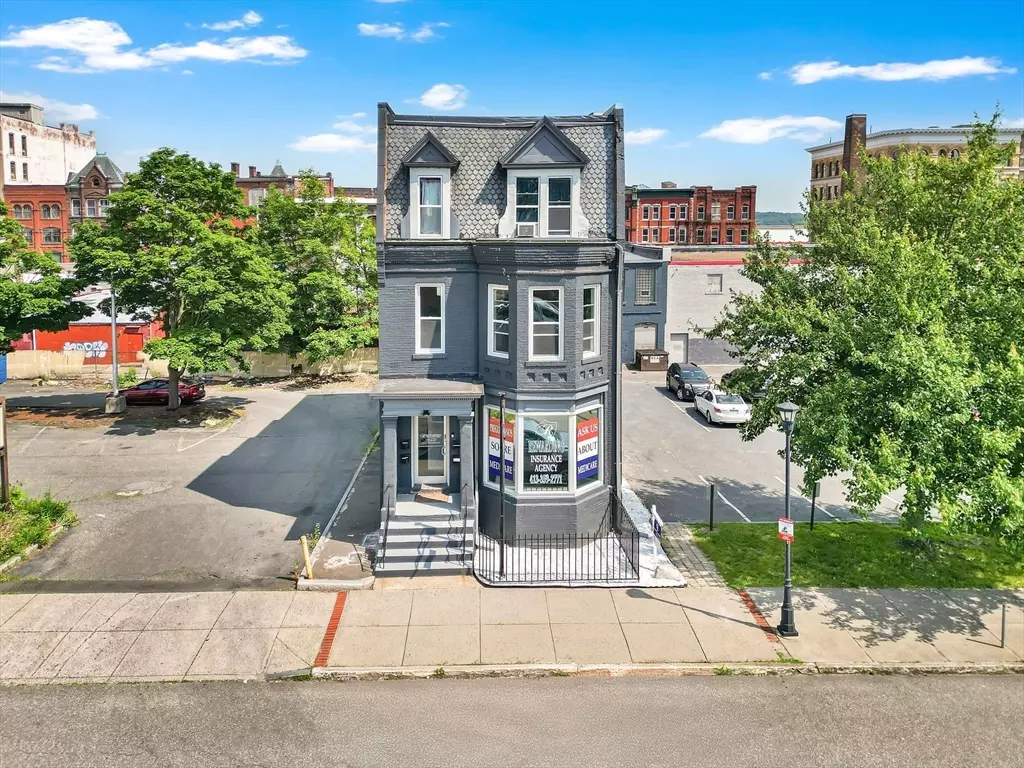Holyoke, MA 01040,284 Maple St