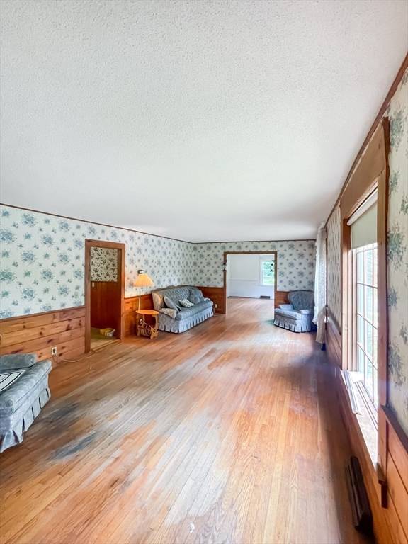 Leverett, MA 01054,142 Shutesbury Rd