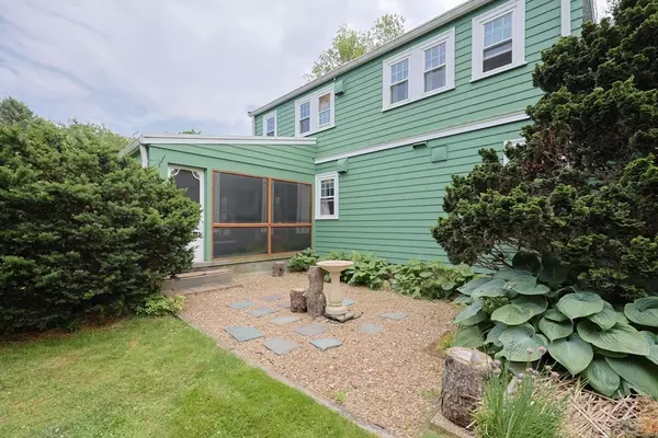 Attleboro, MA 02703,8 Hazelwood Ave