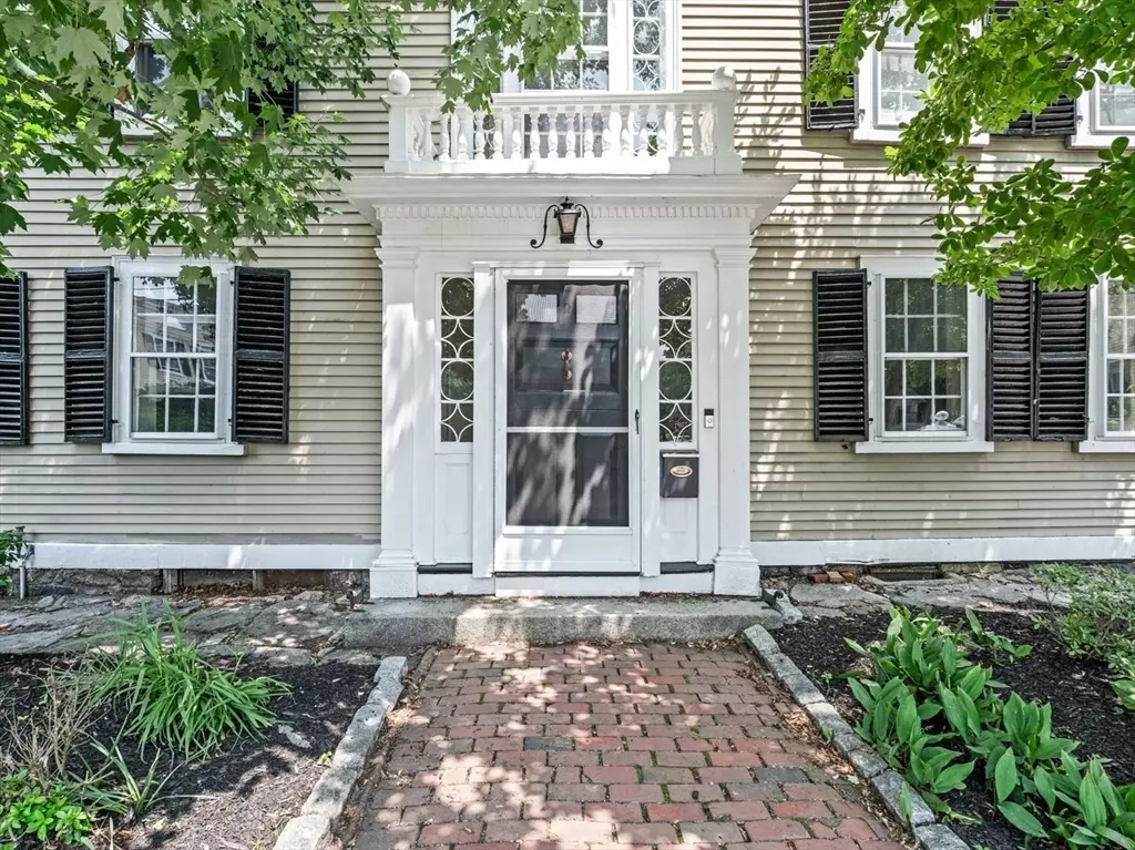 Salem, MA 01970,2 Andover St #A