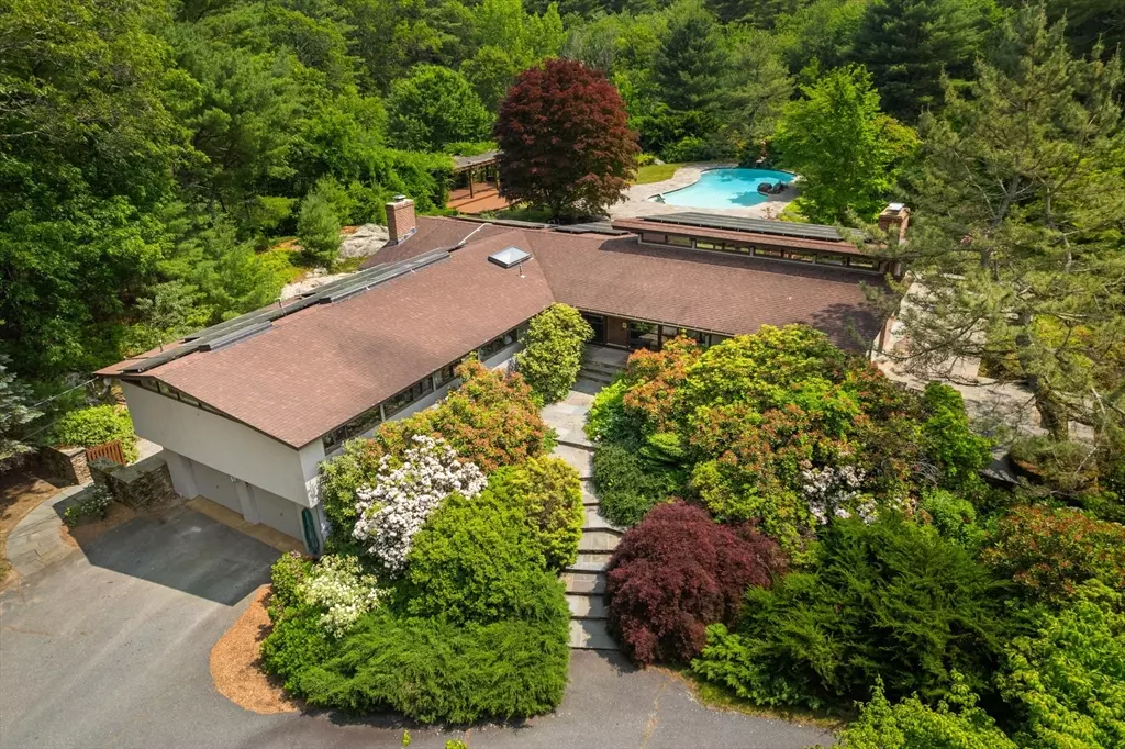 Lincoln, MA 01773,53 Stonehedge Rd