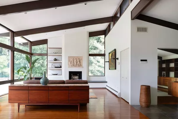 Lincoln, MA 01773,53 Stonehedge Rd