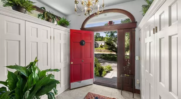 Duxbury, MA 02332,249 High St