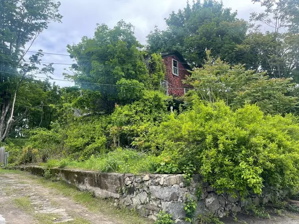 Lowell, MA 01854,40 7th Ave