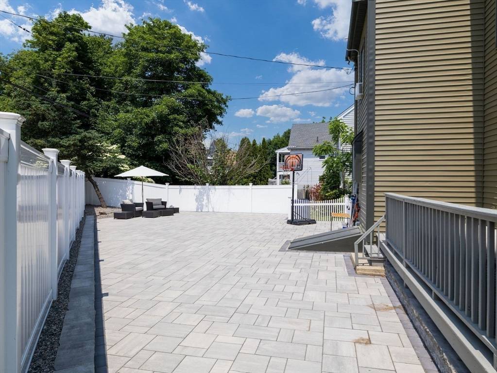 Boston, MA 02132,168 Maple St