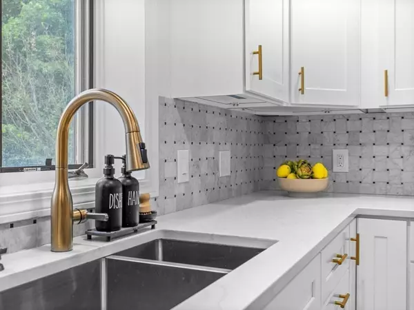 Boston, MA 02132,168 Maple St