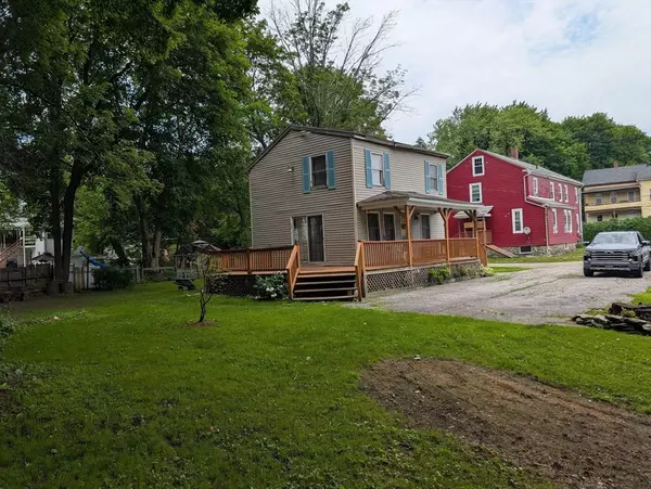 Webster, MA 01570,8 May St