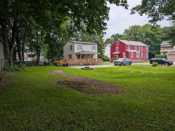 Webster, MA 01570,8 May St