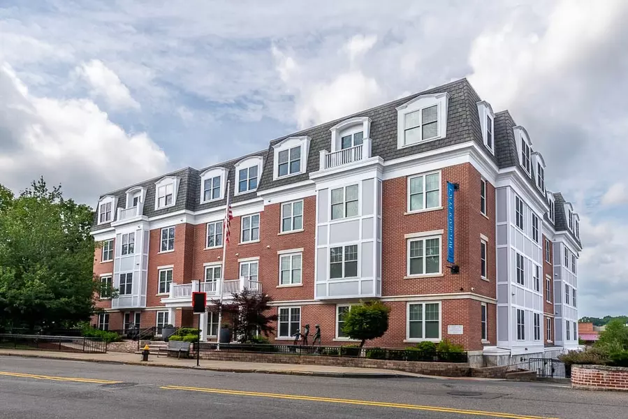 446 Belgrade Ave #408, Boston, MA 02132