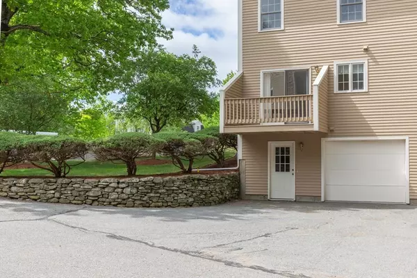 Groton, MA 01450,5 Brookfield Drive #B