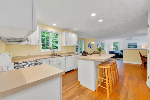 Newburyport, MA 01950,8 Frances Dr
