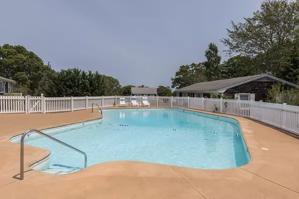 Tisbury, MA 02568,124 Skiff Avenue #A-11
