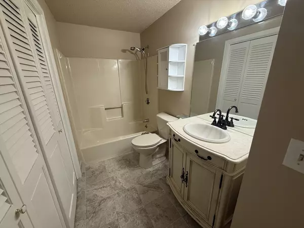 Tewksbury, MA 01876,58 Randolph Dr #58