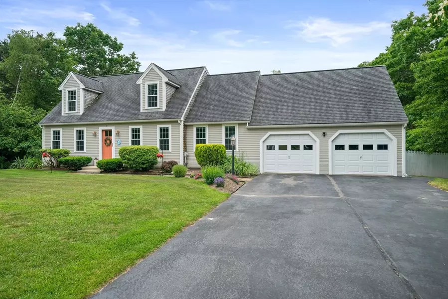 8 Joyce Dr, Plymouth, MA 02360