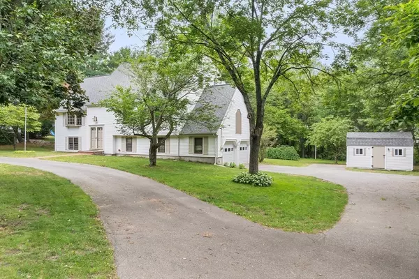 33 Dascomb Rd, Andover, MA 01810