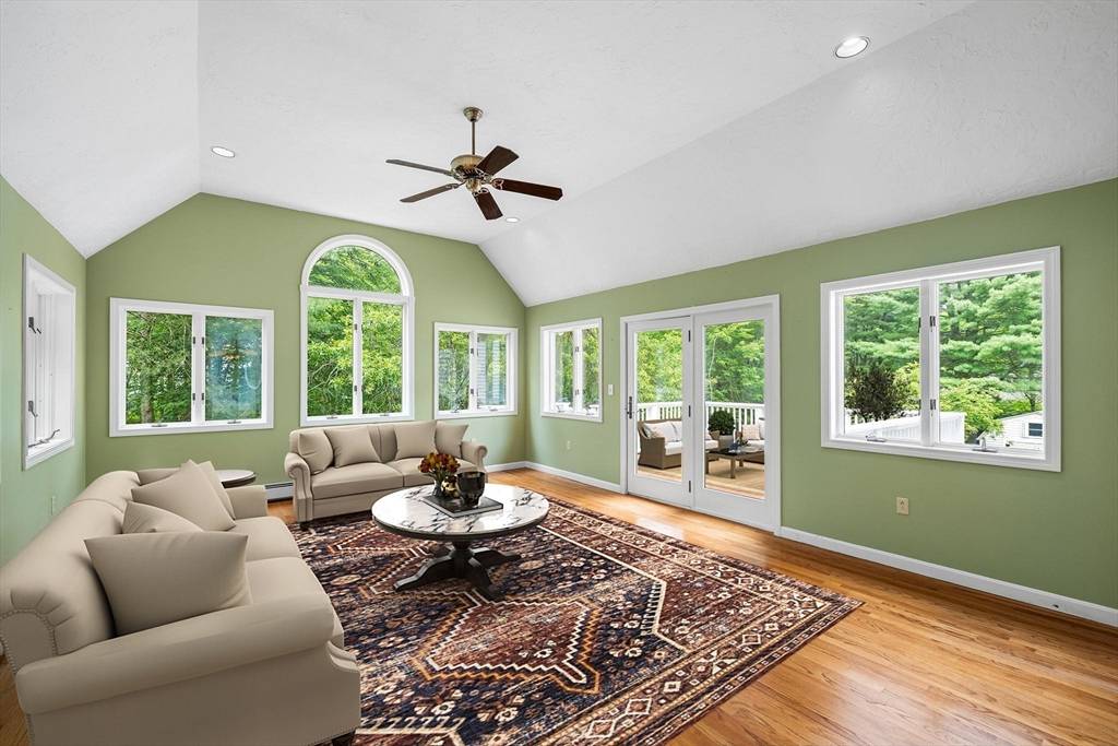 Andover, MA 01810,33 Dascomb Rd