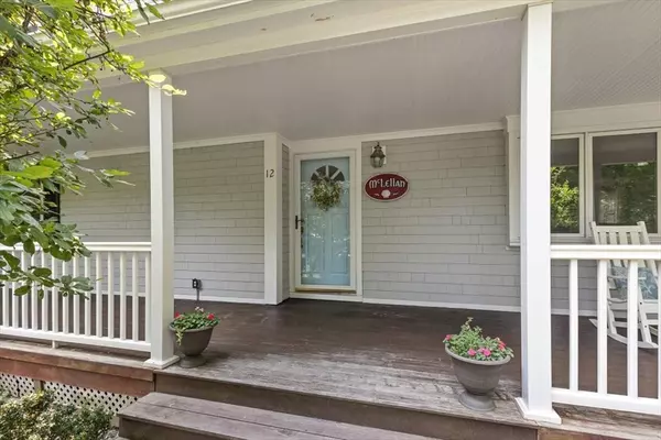 Hingham, MA 02043,12 Whitcomb Lane