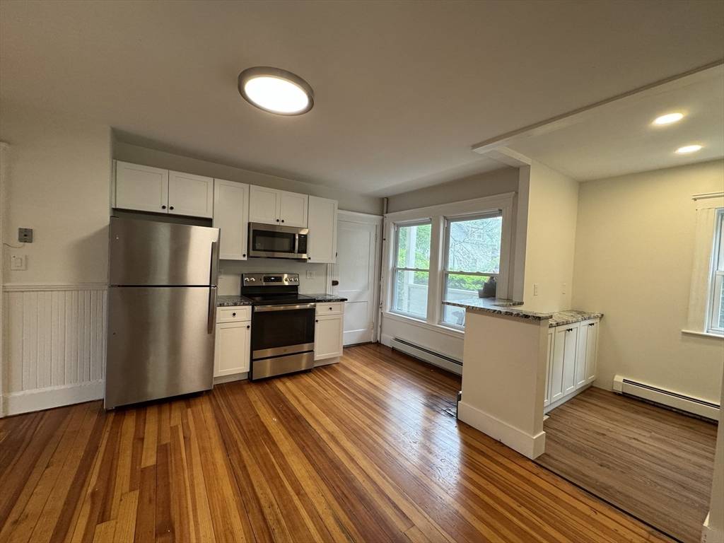 8 Glendale St #1R, Salem, MA 01970