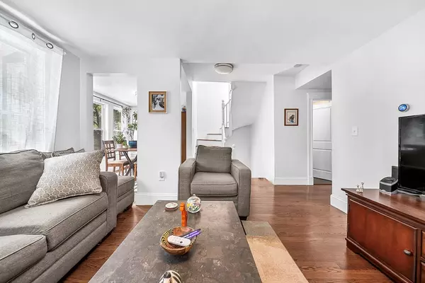 Somerville, MA 02143,39 Madison St #2