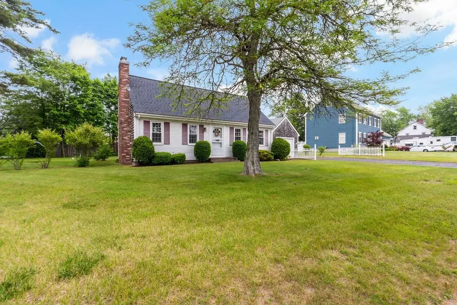 51 Marnoch Dr, Seekonk, MA 02771