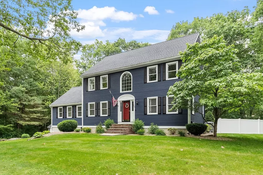 35 Village Woods Rd, Haverhill, MA 01832