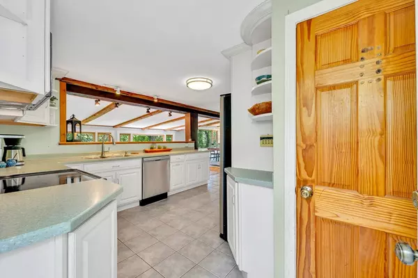 Amesbury, MA 01913,26 Beacon St