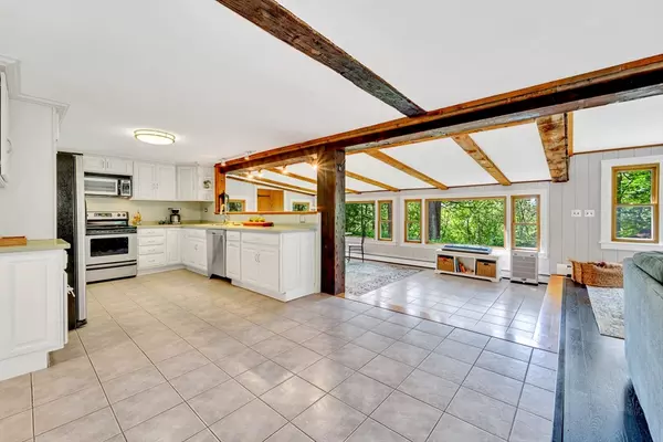 Amesbury, MA 01913,26 Beacon St