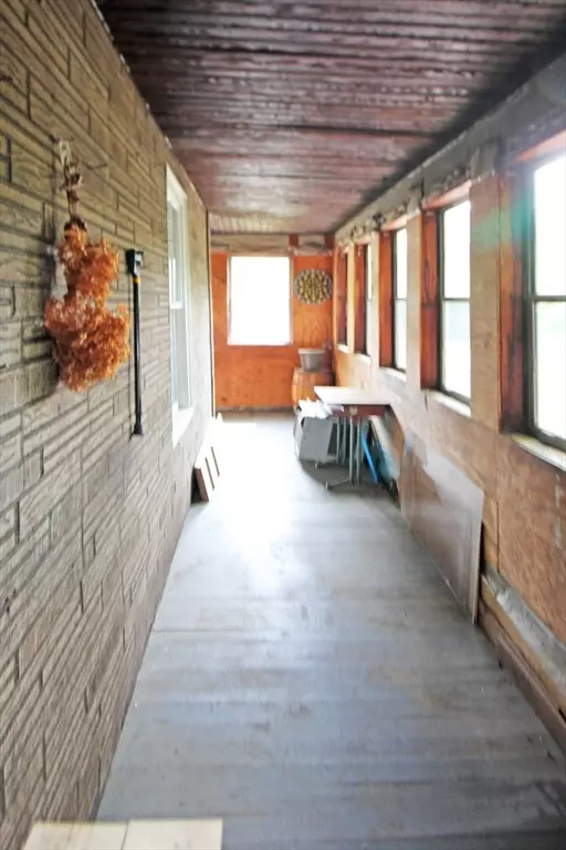 Easthampton, MA 01027,74 Parsons St