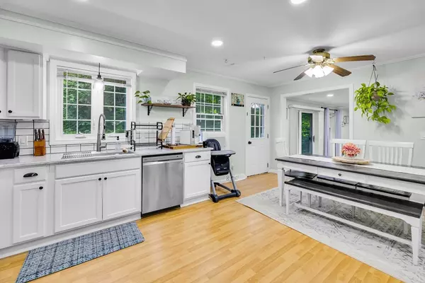 Westfield, MA 01085,1058 Russell Rd