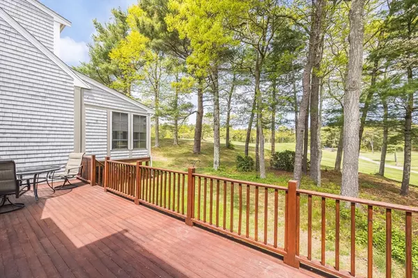 Bourne, MA 02532,13 Laurel Hill Ct #13