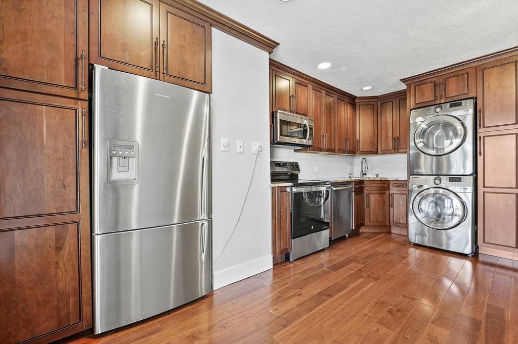 Boston, MA 02128,213 Chelsea Street #3