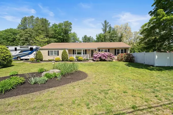 Holden, MA 01520,1 Redgate Ln