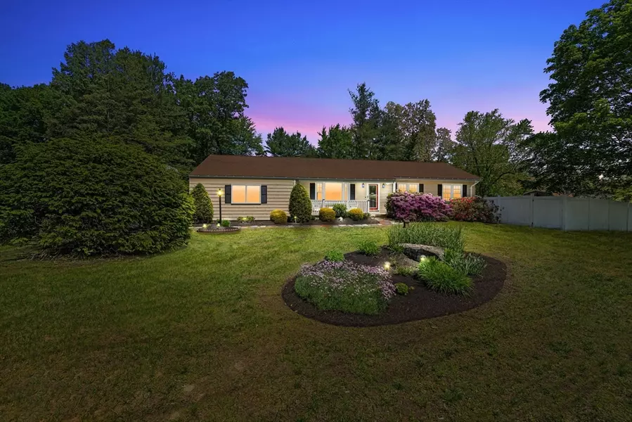 1 Redgate Ln, Holden, MA 01520