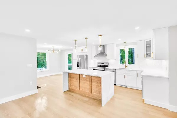 Northborough, MA 01532,14 Northgate Rd