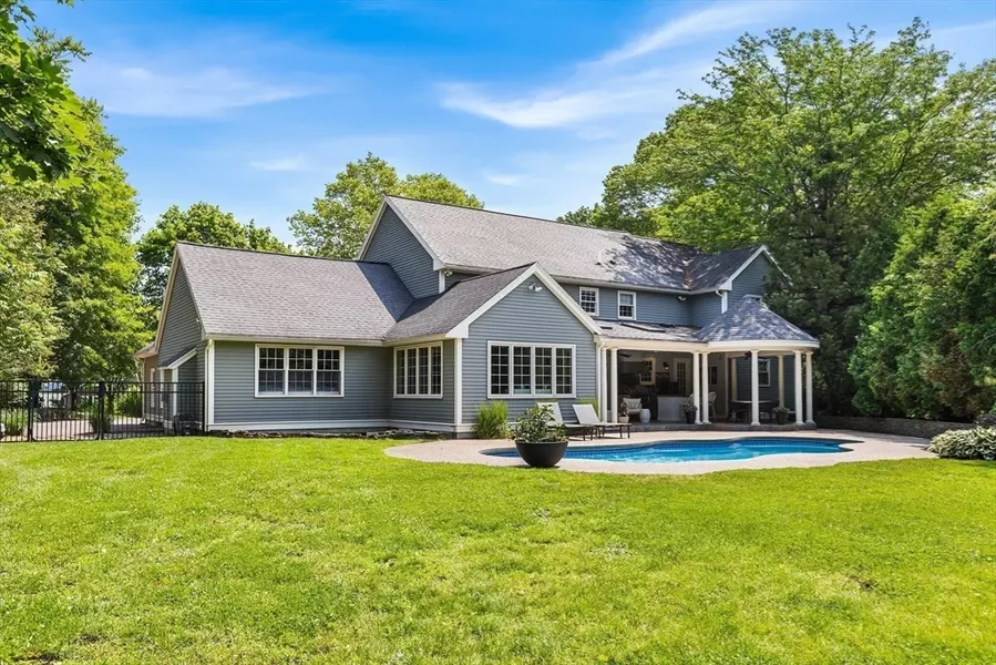 389 Summer Avenue, Reading, MA 01867
