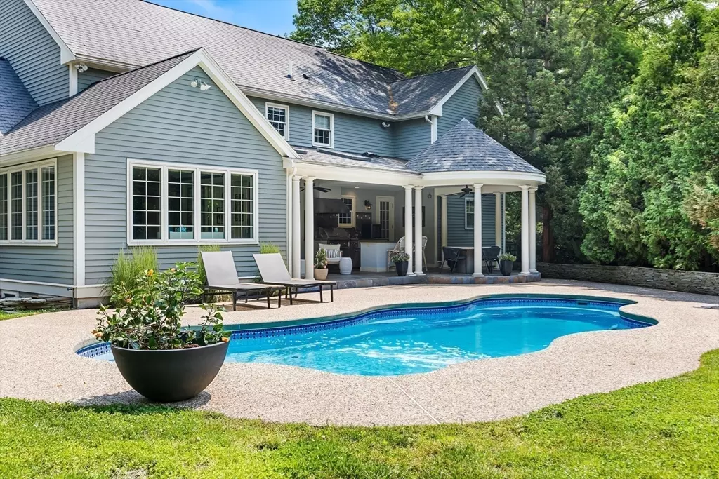 Reading, MA 01867,389 Summer Avenue