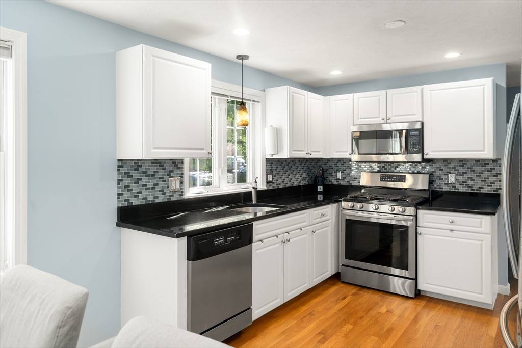 Waltham, MA 02452,985 Trapelo Road #17