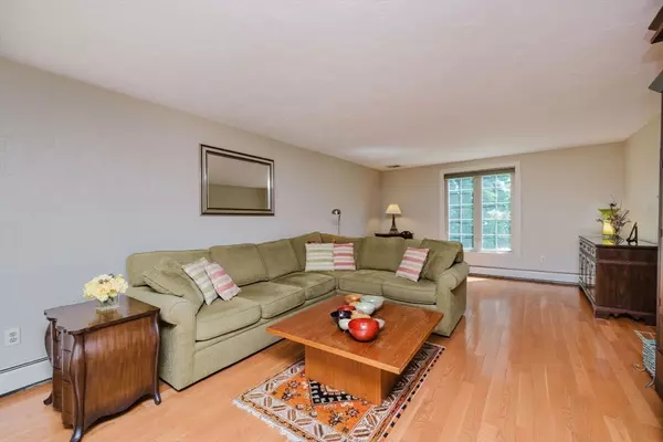 Easton, MA 02356,23 Poquanticut Ave.
