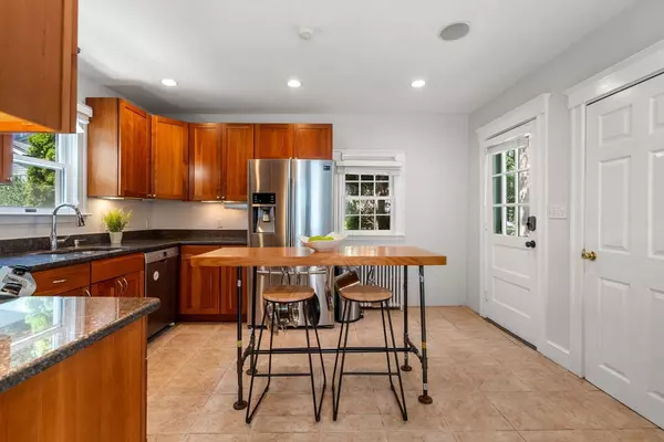 Newton, MA 02466,91 Freeman St