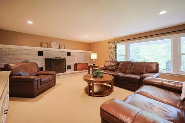 Sutton, MA 01590,7 & 11 Sovereign Hts