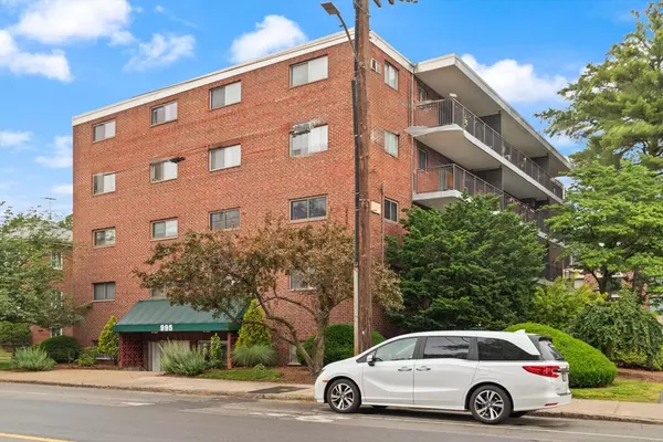 995 Massachusetts Ave #301, Arlington, MA 02476