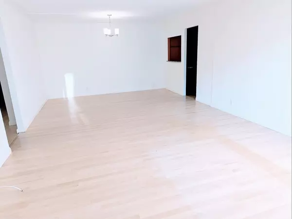 Brookline, MA 02445,99 Pond Ave #608